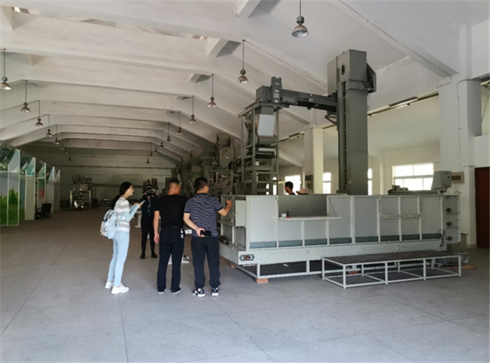 9月3日，中農(nóng)富通調(diào)研組兵分兩路對南京高淳區(qū)武家嘴現(xiàn)代農(nóng)業(yè)產(chǎn)業(yè)示范園區(qū)和棲霞區(qū)龍?zhí)冬F(xiàn)代農(nóng)業(yè)產(chǎn)業(yè)示范園區(qū)的調(diào)研工作。(圖6)