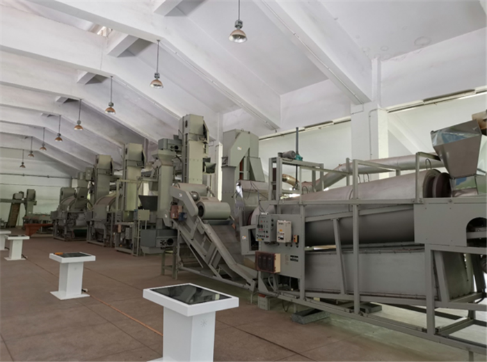 9月3日，中農(nóng)富通調(diào)研組兵分兩路對南京高淳區(qū)武家嘴現(xiàn)代農(nóng)業(yè)產(chǎn)業(yè)示范園區(qū)和棲霞區(qū)龍?zhí)冬F(xiàn)代農(nóng)業(yè)產(chǎn)業(yè)示范園區(qū)的調(diào)研工作。(圖7)