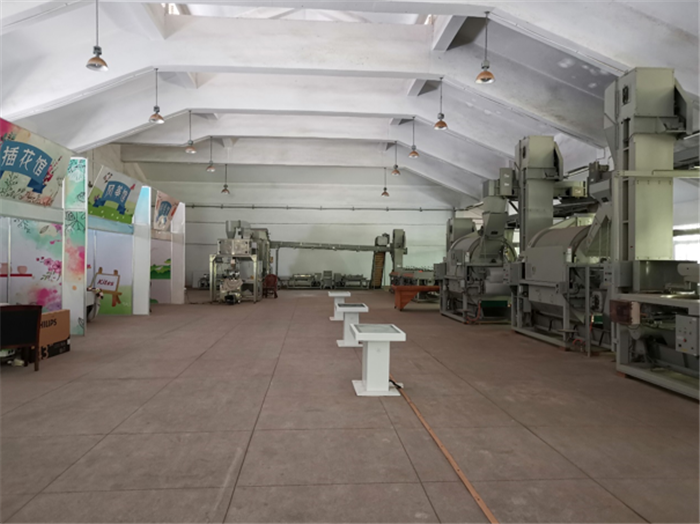 9月3日，中農(nóng)富通調(diào)研組兵分兩路對南京高淳區(qū)武家嘴現(xiàn)代農(nóng)業(yè)產(chǎn)業(yè)示范園區(qū)和棲霞區(qū)龍?zhí)冬F(xiàn)代農(nóng)業(yè)產(chǎn)業(yè)示范園區(qū)的調(diào)研工作。(圖9)